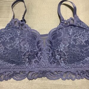 Bali Blue Lace Wireless Bra Size Small